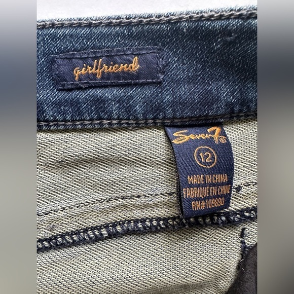 Seven7 Women’s Capri‎ Girlfriend Sz 12 Medium Wash distressed - Picture 4 of 11
